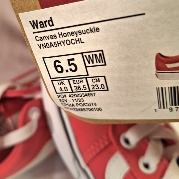 🎈🎈 VANS PINK & WHITE SNEAKERS - Picture 5 of 11